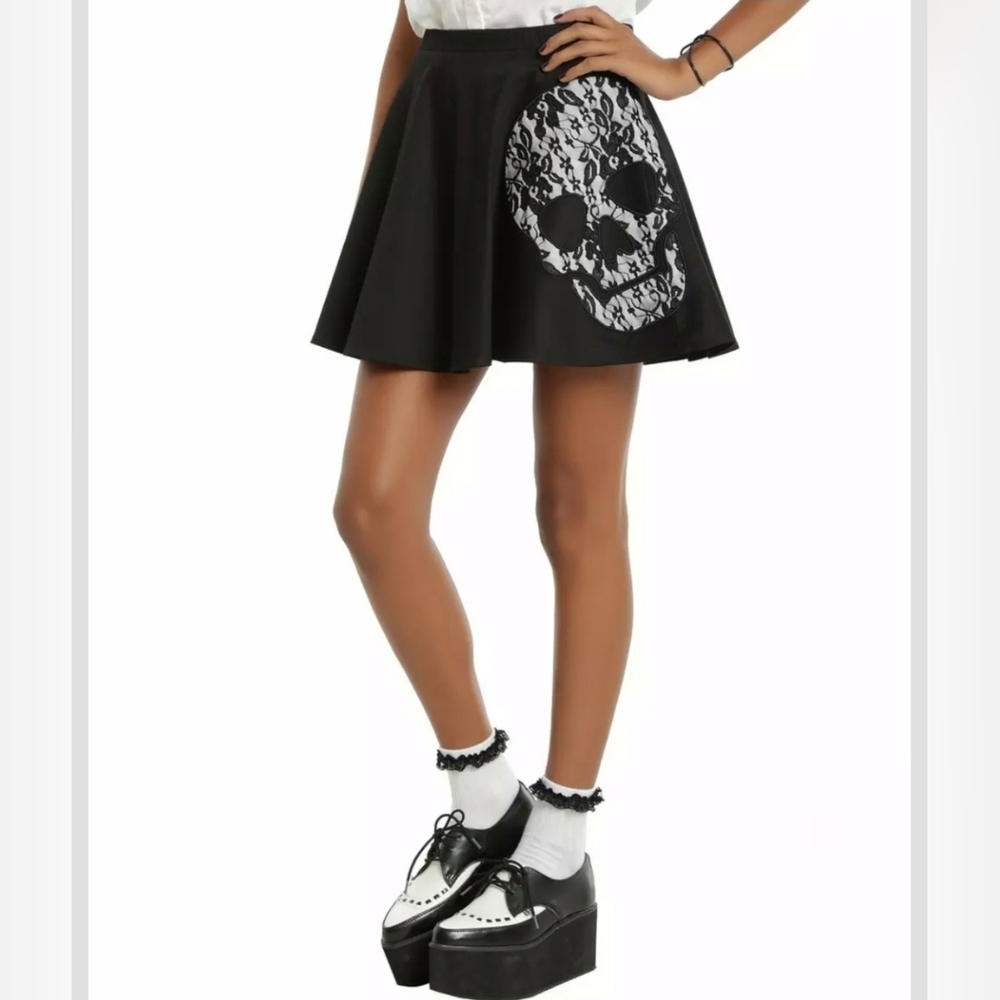 Hot Topic Black Lace Skull Circle Skirt Size Small Goth Emo Dark Academia